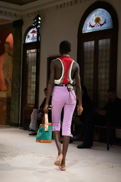 Look 8
